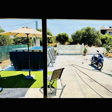 Dom wakacyjny Cretanbluebungalowchania *